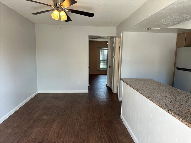 Building Photo - 12889 High Star Dr