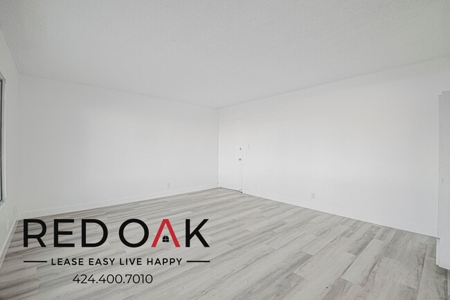 Foto del edificio - 6501 Cherry Ave