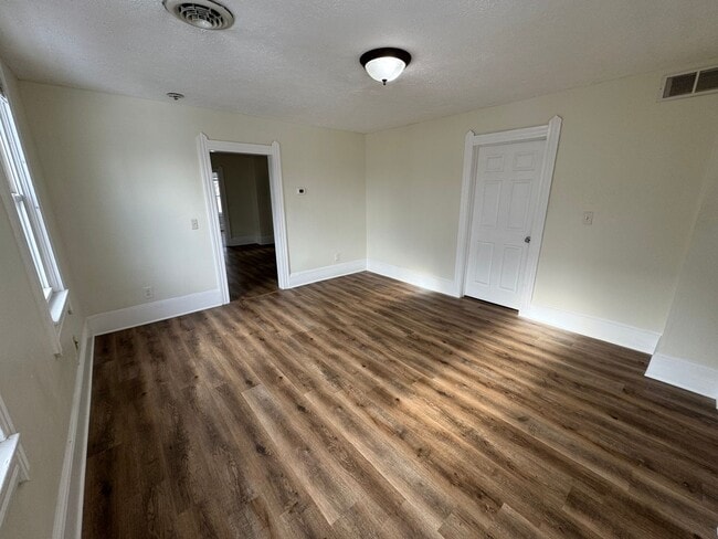 Foto del edificio - 2476 W 10th St