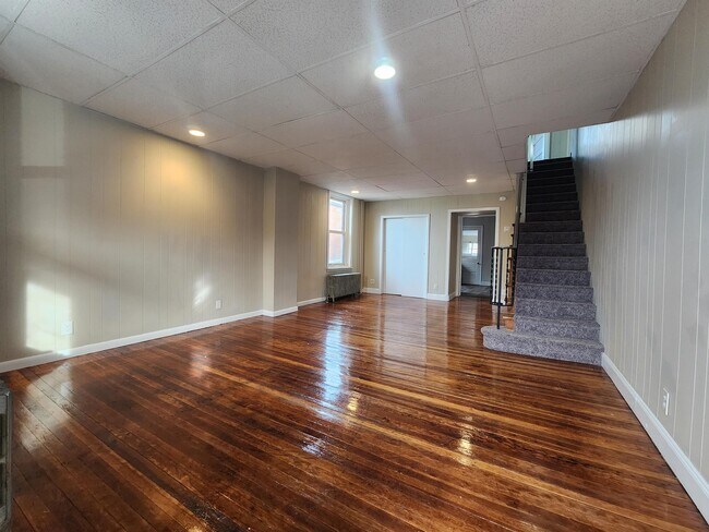Building Photo - 721 Hayes St