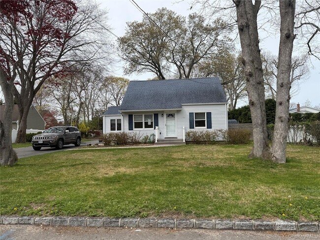 Building Photo - 17 Eastover Rd