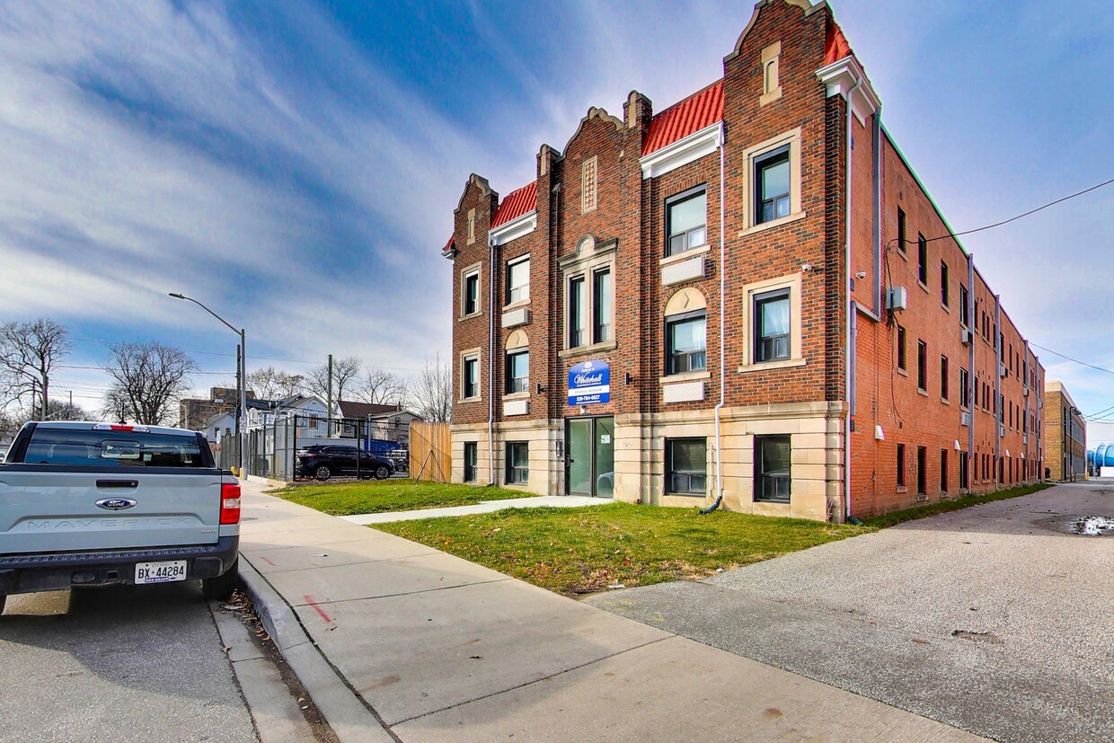 Primary Photo - Beautifully renovated 1Bd Unit