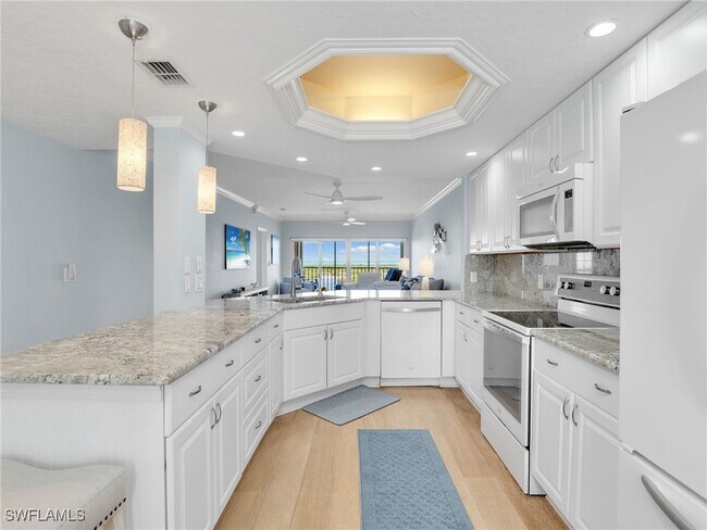 Building Photo - 13105 Vanderbilt Dr