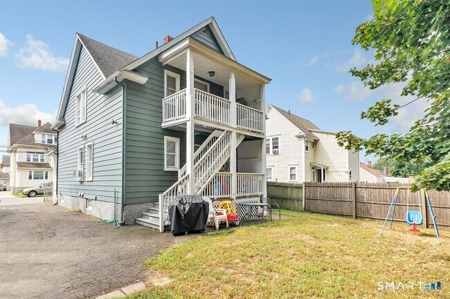 Foto del edificio - 144 Whittier St