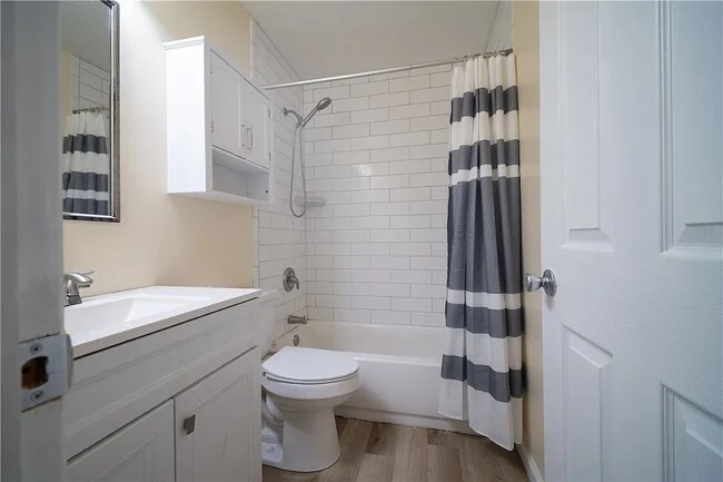 bathroom - 3019 Larue Dr