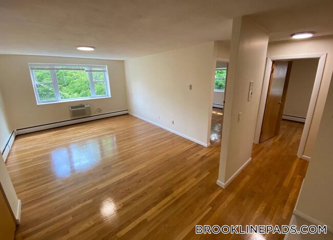 Building Photo - 63 Parkman St