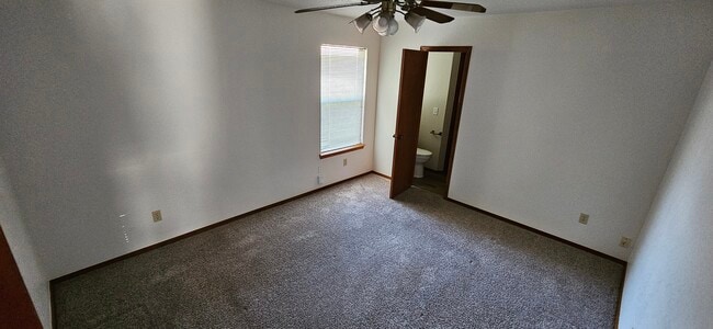 Foto del edificio - 1320 Greenfield Dr