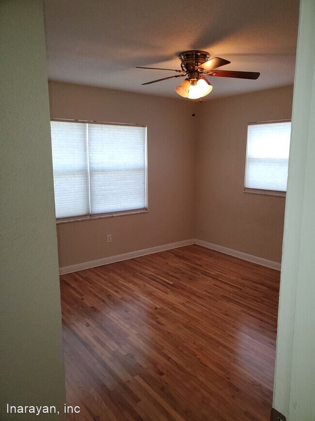 Foto del edificio - 2430 N John Young Pkwy
