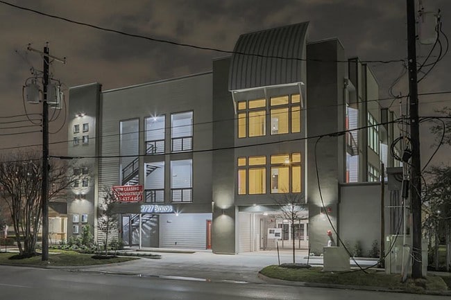 Building Photo - 2727 Brazos St