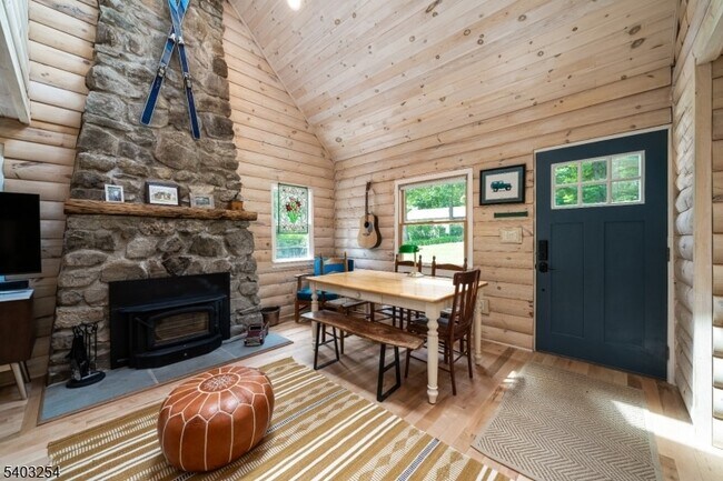 Foto del edificio - 30 Onteora Rd