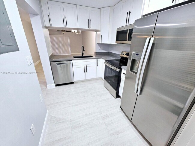 Building Photo - 13005 SW 88th Terrace S