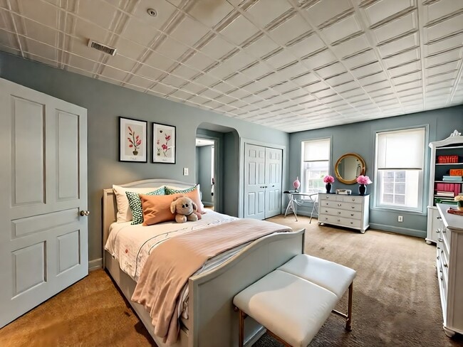 Foto del edificio - 1369 W Market St