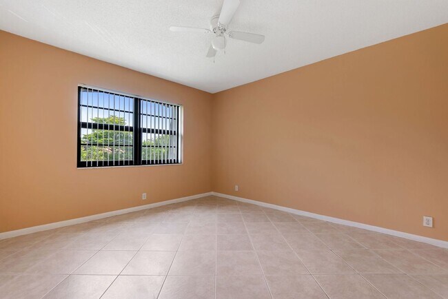 Building Photo - 3111 Oakland Shores Dr