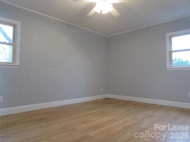 Building Photo - 2725 Sloop Rd