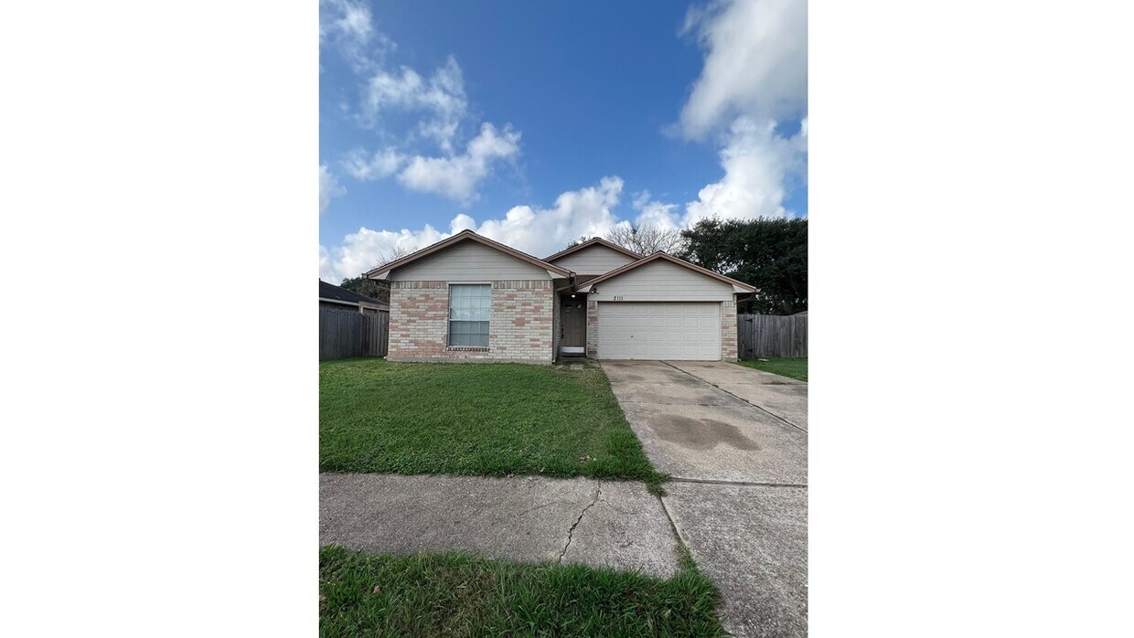 Foto principal - 2111 Wheathall Camp Ln