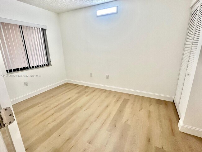 Foto del edificio - 8400 SW 133rd Avenue Rd