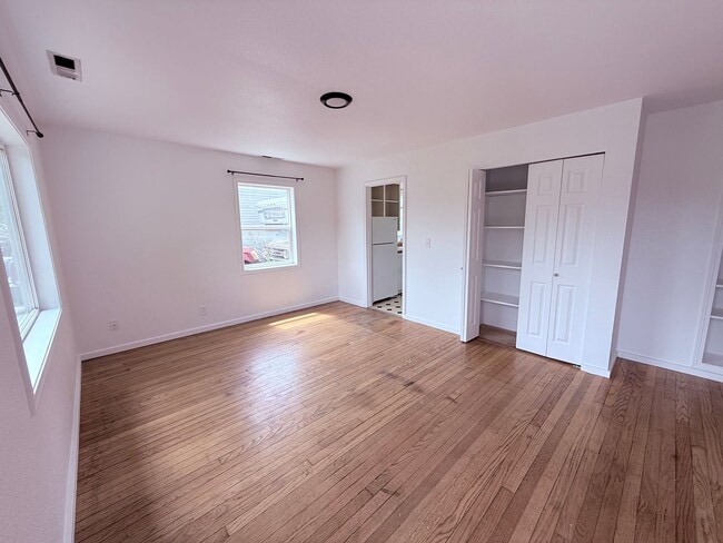 Building Photo - 9823 31st Ave SW