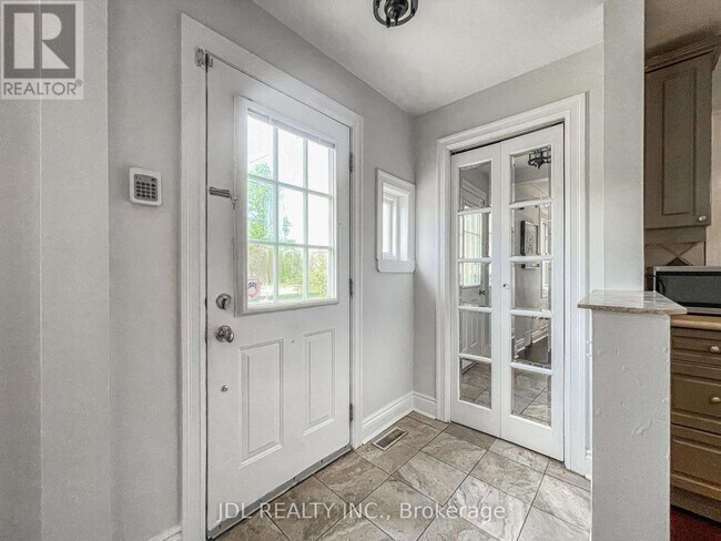 Building Photo - 209 Harlandale Ave