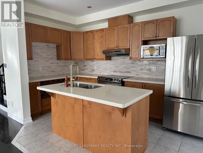 Building Photo - 2395 Bur Oak Ave