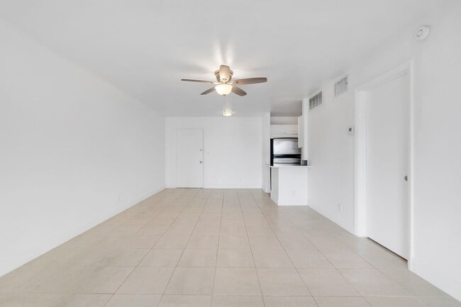 Photo - 3040 NE 16th Ave Apartment