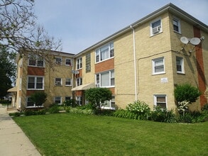 Building Photo - 7256 W Belmont Ave