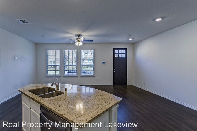 Building Photo - 3 br, 3.5 bath House - 326 Shasta Drive