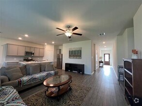 Building Photo - 305 Hackberry St