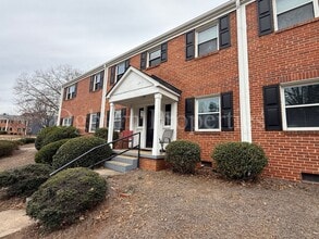 Building Photo - 2505 Queen St