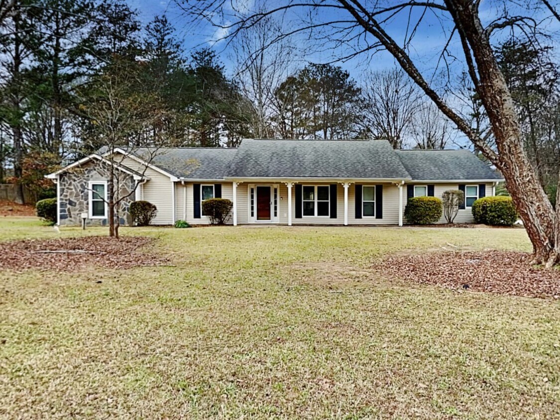 100 Brookview Ct House Rental in Fayetteville, GA
