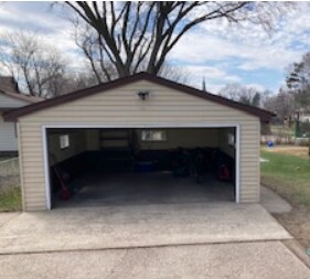 2-car garage - 27 2nd Ave SE