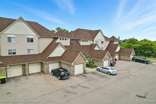 Building Photo - 863 Brandon Ave