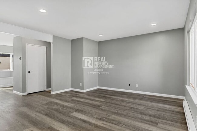 Building Photo - 11104 Grant Way