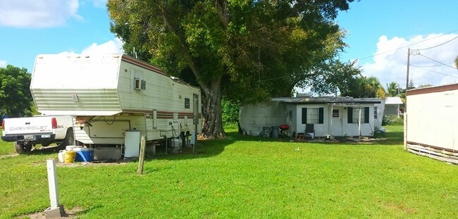 Building Photo - 3401 SE 34th Ave