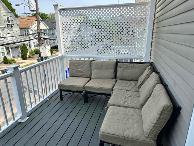 Foto del edificio - 17 Radcliffe Ave