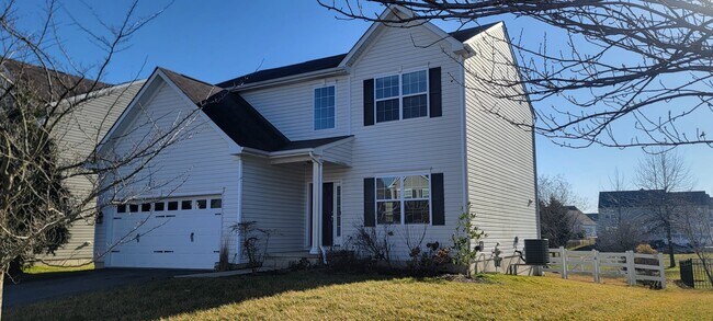 Building Photo - 220 Ann Dr