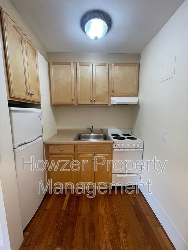 357 Main St Unit Apt 7, Barnstable, MA 02601 Condo for Rent in