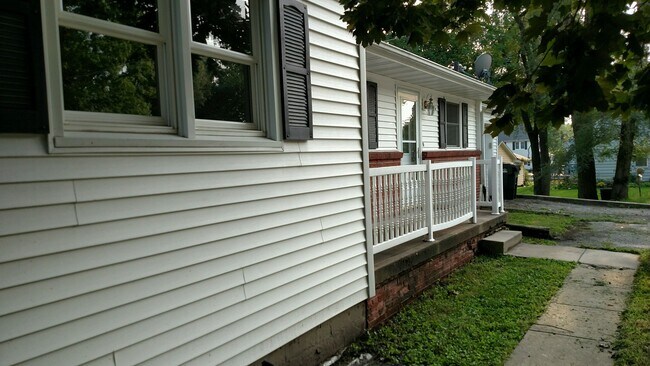 Building Photo - 508 6th St