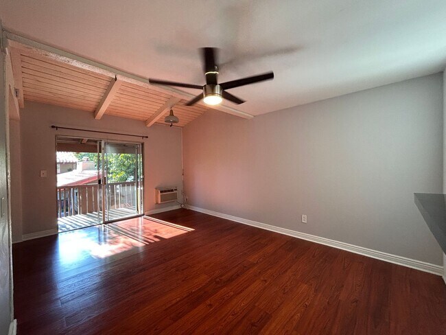 Foto del edificio - 1040 W MacArthur Blvd