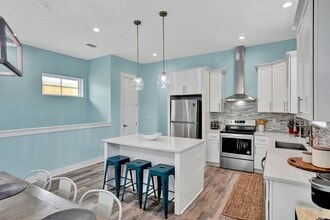 Building Photo - 514 2nd St S