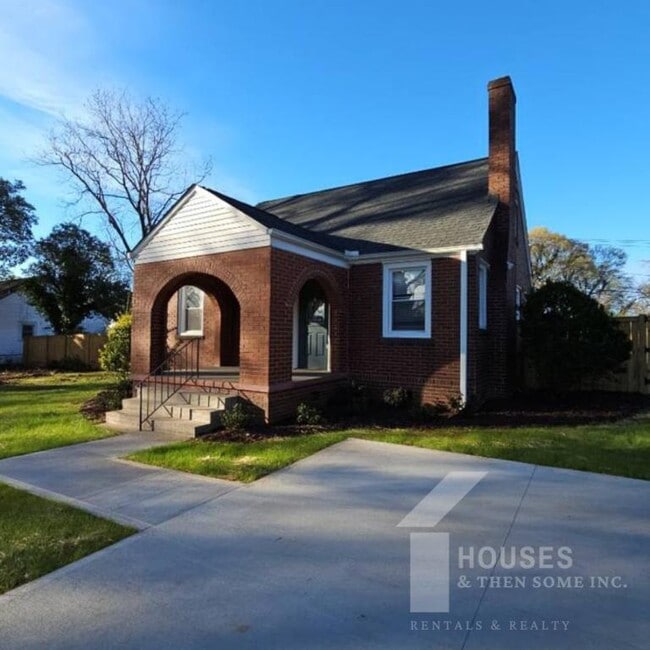 Photo - 106 E Wilburn Ave House