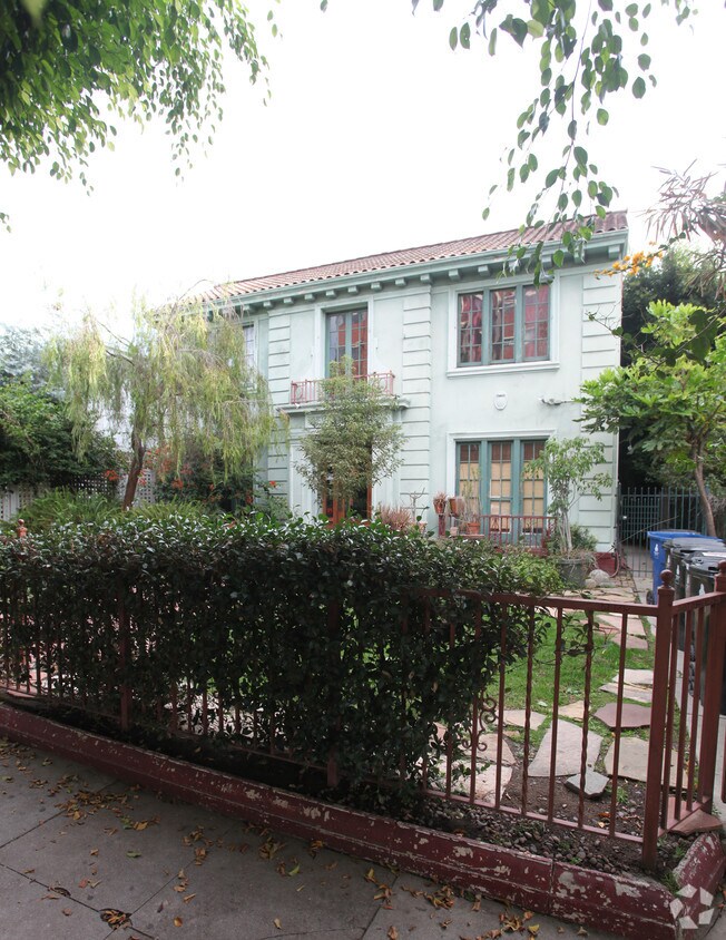 Foto del edificio - 1740 N Gramercy Pl