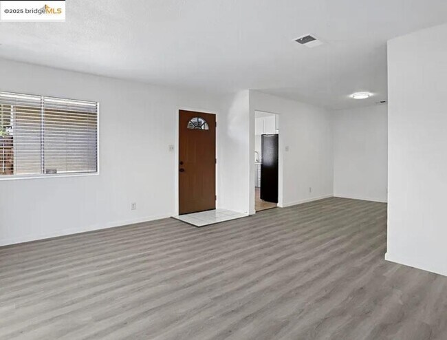 Building Photo - 1727 Linden Way