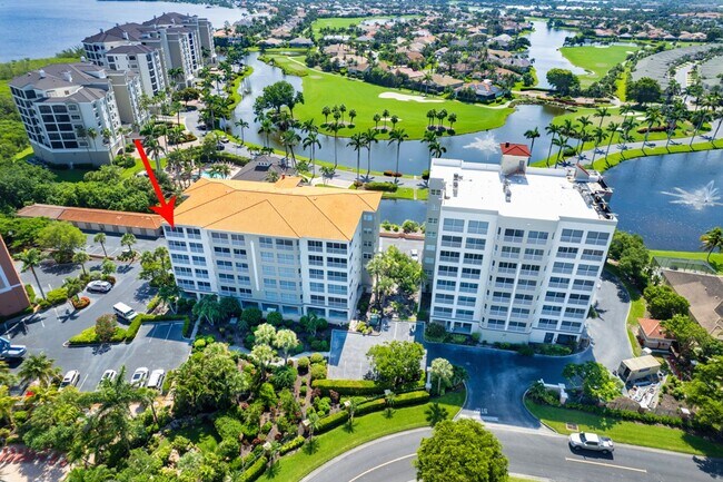 Building Photo - 3 bedroom 2.5 bathroom furnished condo