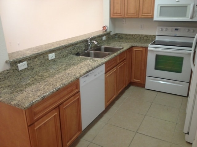 Foto del edificio - Quiet neighborhood close to Royal Park Plaza, theaters, shopping, restaurants, and UF