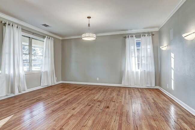 Foto del edificio - 4118 Drummond St