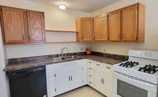 Foto del edificio - 14821 S Bartlett Ave