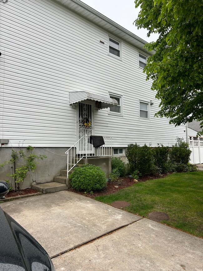 Exterior - 12 Williamson St