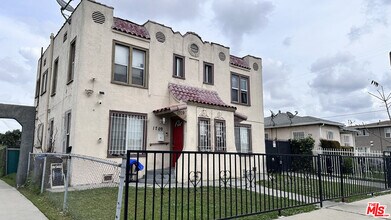 Building Photo - 1709 W 70th St