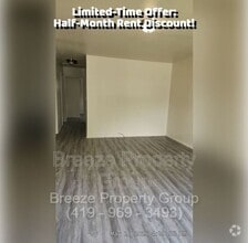 Building Photo - 2074 Price St