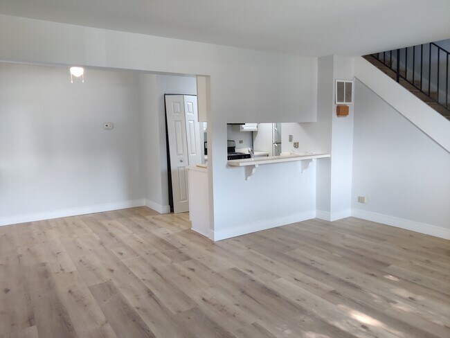 Building Photo - 2526 Berkshire Ct